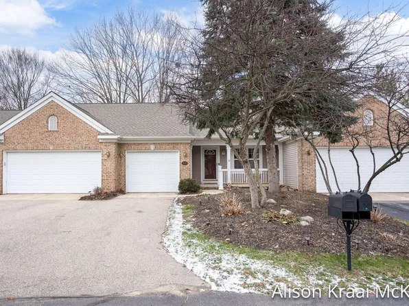 5923 W Lyn Haven Dr SE, Kentwood, MI 49512