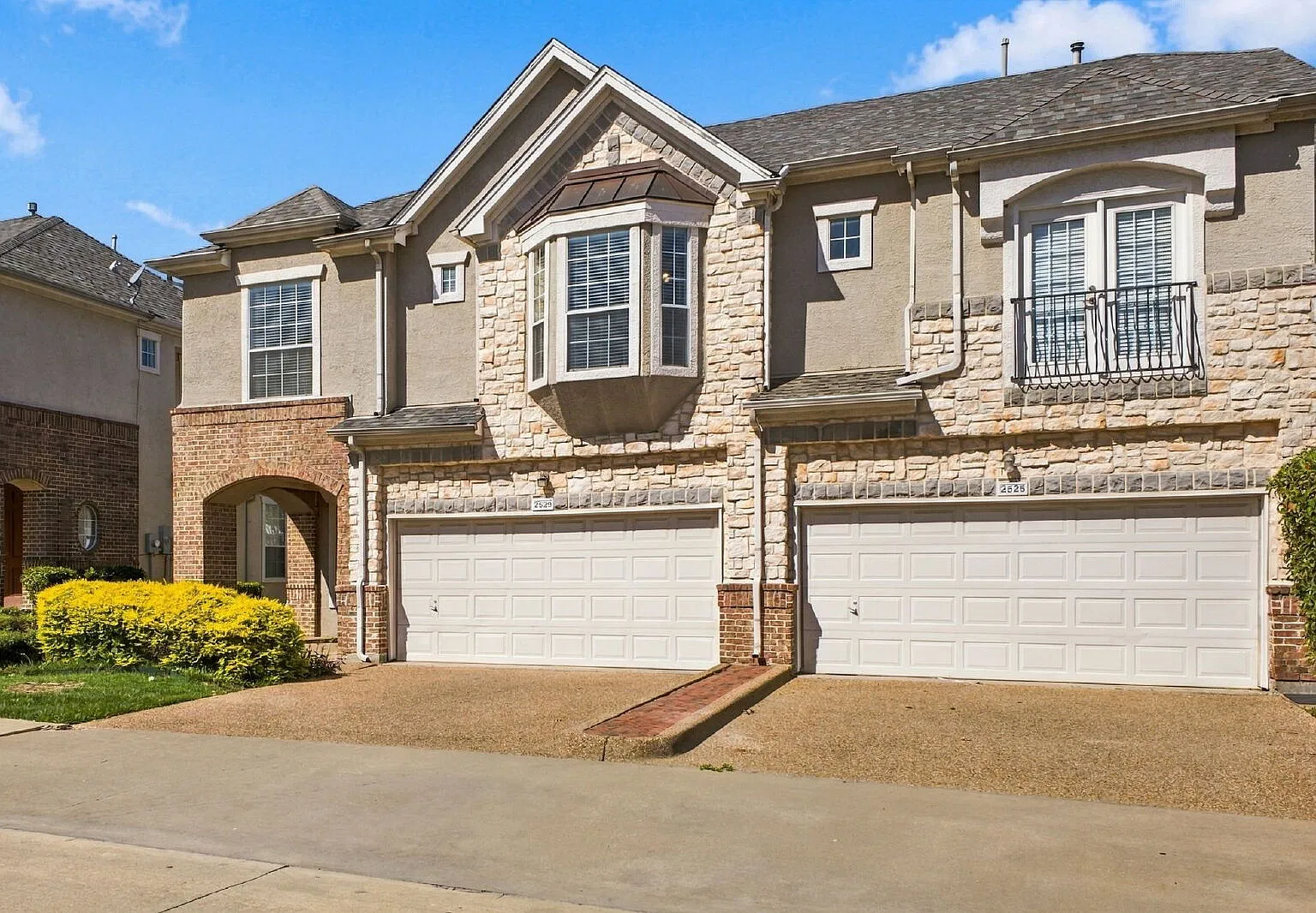 3 bed, 2.5 bath, 1678 sqft, $2,395 — Photo 3