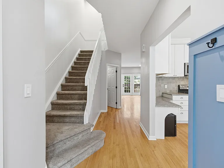 132 Hope St #B — Photo 3