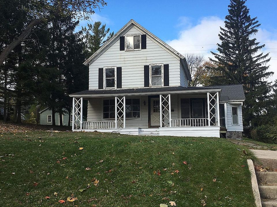 2nd image of 1317 Park Row St