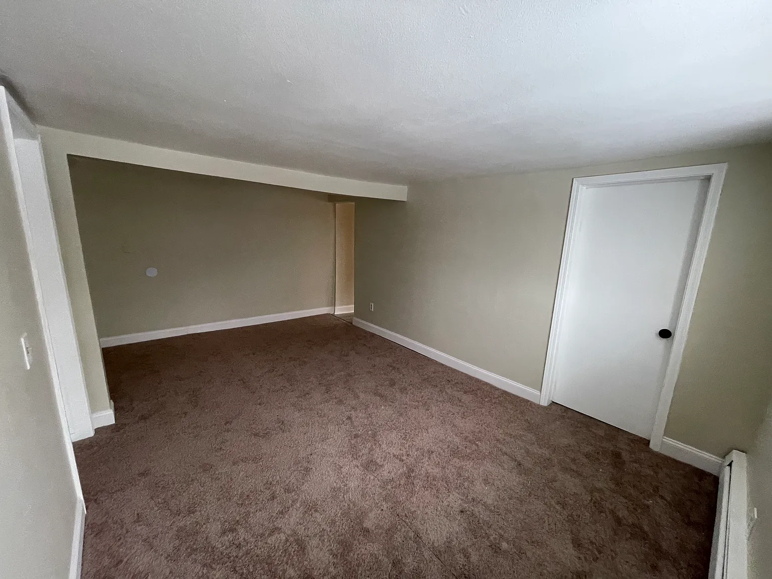 2 bed, 650 sqft, $1,350 — Photo 2