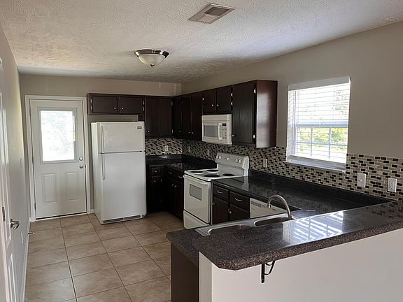 4th image of 2622 Sewanee Pl
