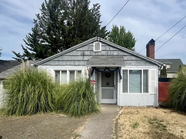 1443 NW Fairmount St, Roseburg, OR 97470
