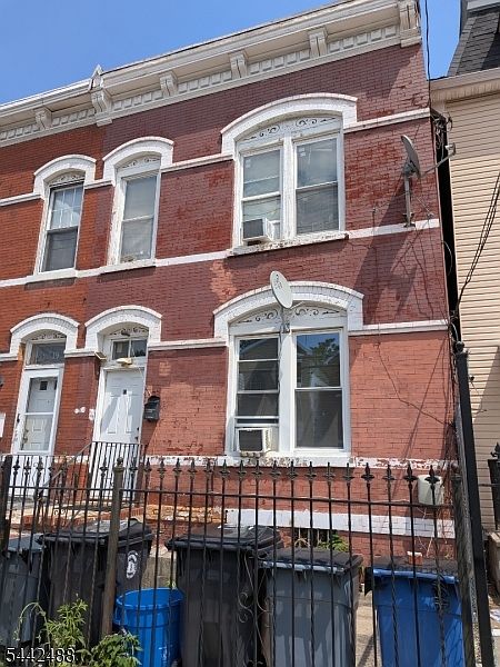 2nd image of 17 Wakeman Ave