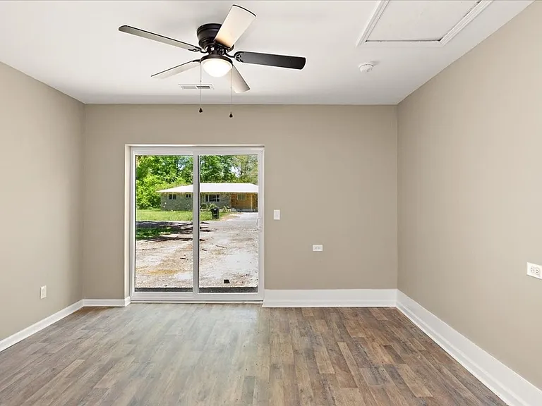 309 Rickenbacker Dr — Photo 8