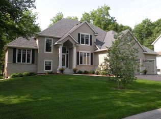 18259 Croixwood Ln, Eden Prairie, MN 55347