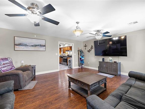 4th image of 8412 Colonel Dr