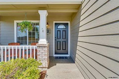 537 SE Oak Grove Ave — Photo 2