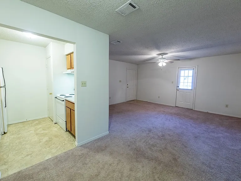 Marina Apartments — Photo 10