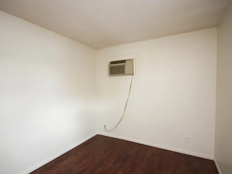 132 N Allen Ave #7 — Photo 11