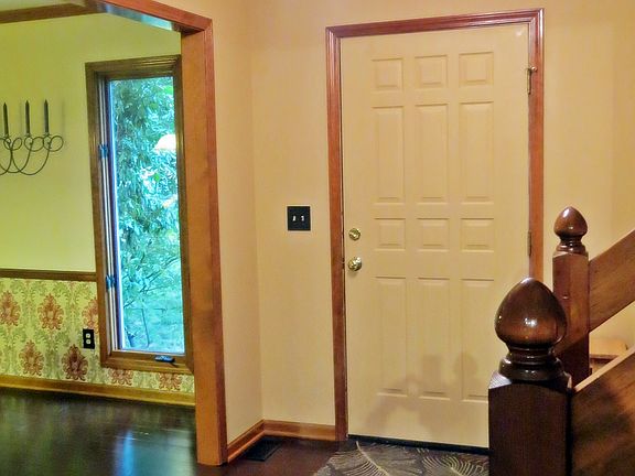 Two Story Foyer!