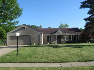 32659 Spinnaker Dr, Avon Lake, OH 44012