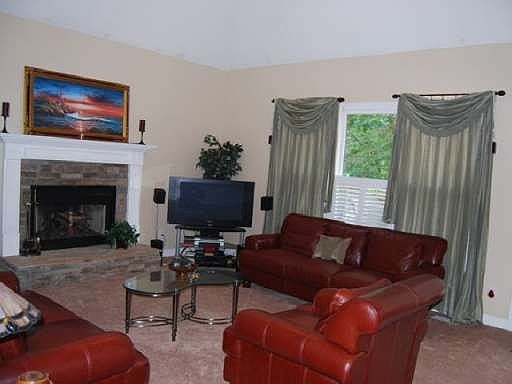 4th image of 2022 Towne Lake Hls W
