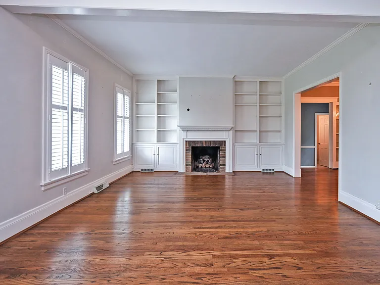 6900 Drake Rd — Photo 10