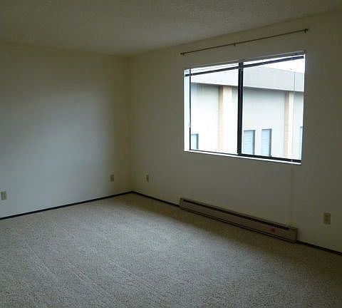 4th image of 6568 4th Ave NE APT 25