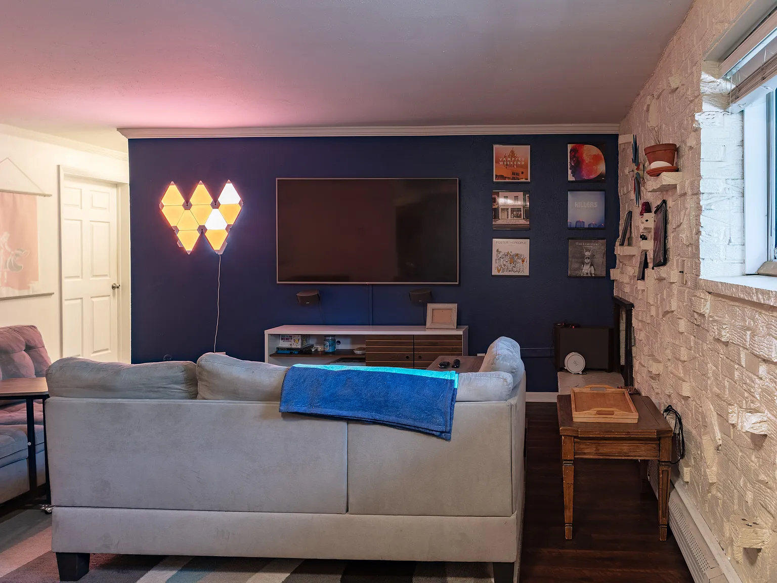 2 bed, 1000 sqft, $1,999 — Photo 2