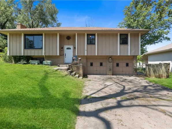 1412 S 16th St, Leavenworth, KS 66048