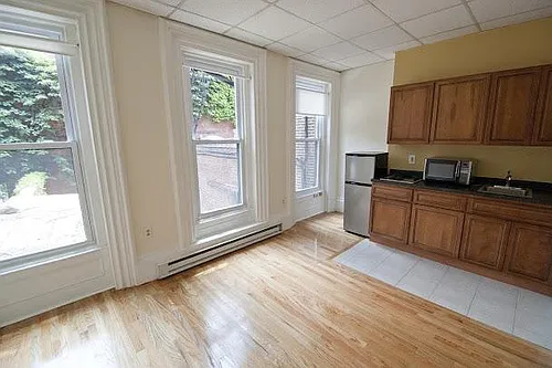70 Pinckney St Photo 1