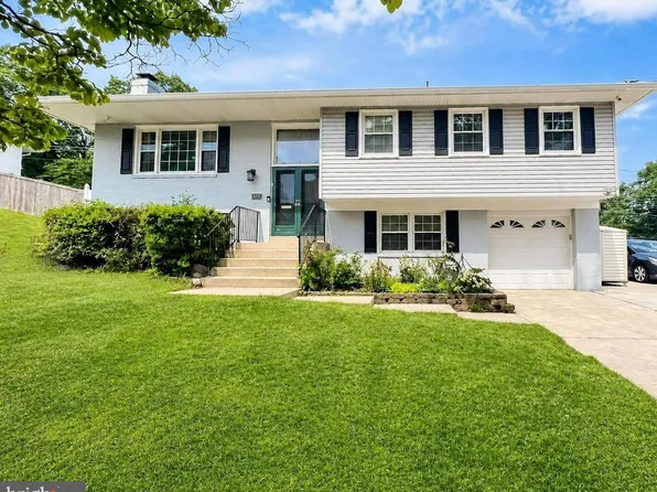 8237 Smithfield Ave, Springfield, VA 22152