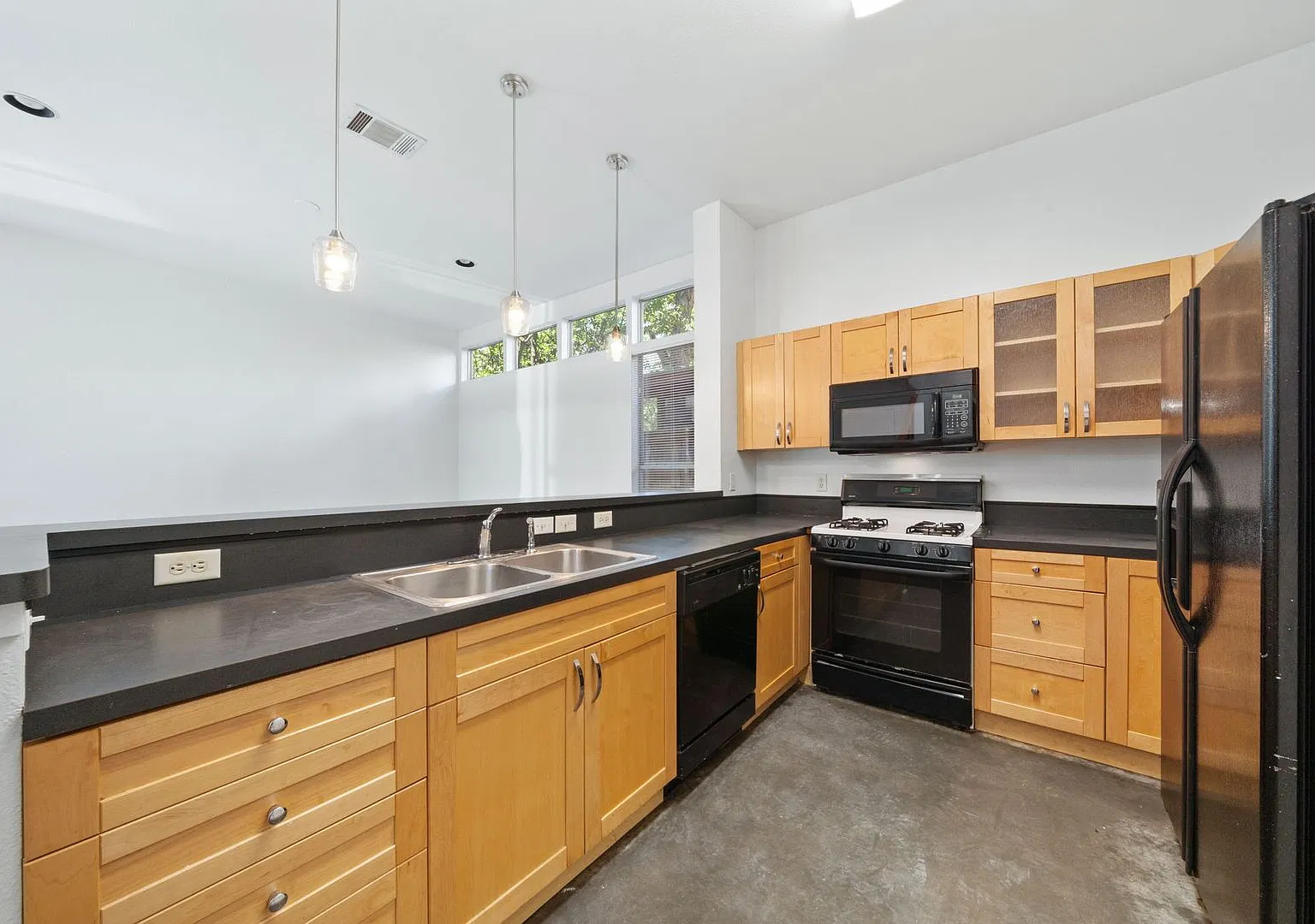 707 East 47th Street — Photo 4
