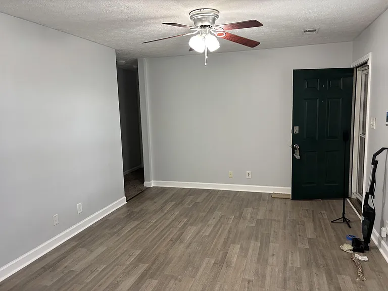 1140 Timothy Ave — Photo 5