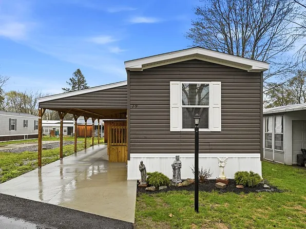 1422 Seabrook Dr, Alden, NY 14004