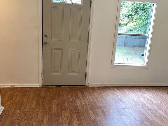 3rd image of 108 The Ave