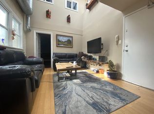 126 S 11th St APT 4R, Philadelphia, PA 19107