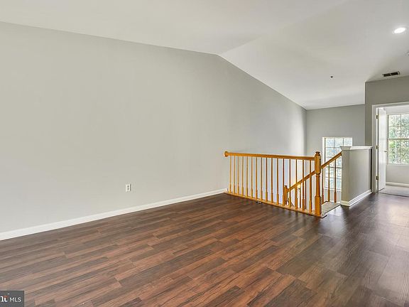 4th image of 60 Sandstone Ct APT J