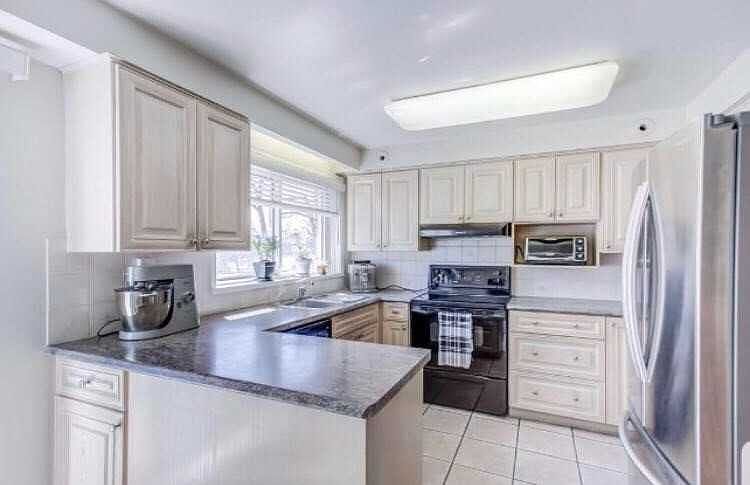 2nd image of 260 Torresdale Ave