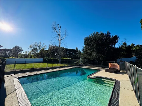 16737 Pineridge Dr, Granada Hills, CA 91344