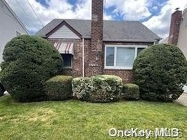 918 N 6th Street, North New Hyde Park, NY 11040