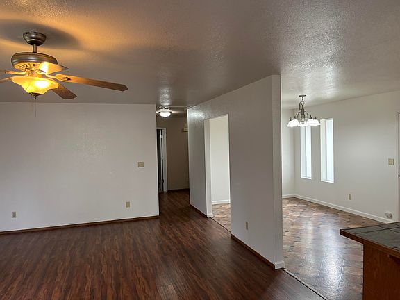 5th image of 6871 Hemlock St