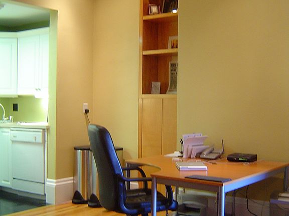 Great floor-to-ceiling built-in shelving units