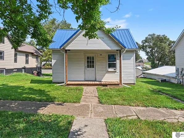 910 Hill St, Harlan, IA 51537