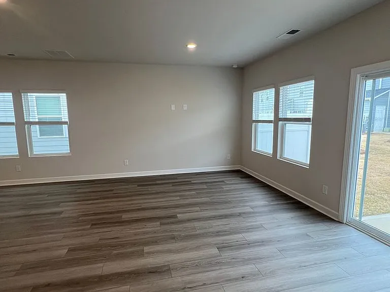 1725 Braemar Village Dr — Photo 7