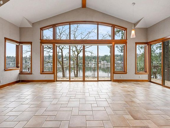 3rd image of 2815 Arrowhead Ct