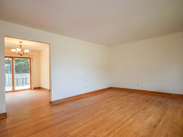 2034 Glen Ross Rd — Photo 2