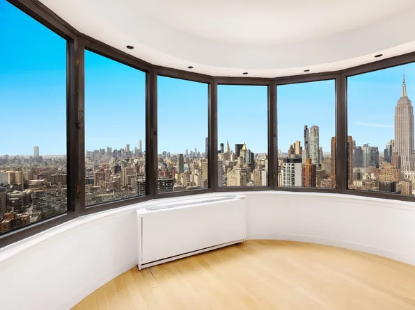 330 East 38th Street image 1 of 24