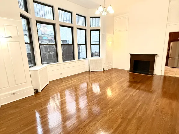 130 East 61st Street image 1 of 17