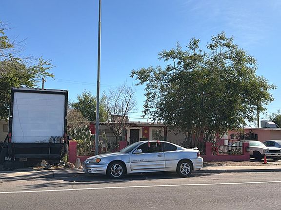 3rd image of 659 S Center St