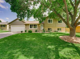 9150 Orchid Ln N, Maple Grove, MN 55369