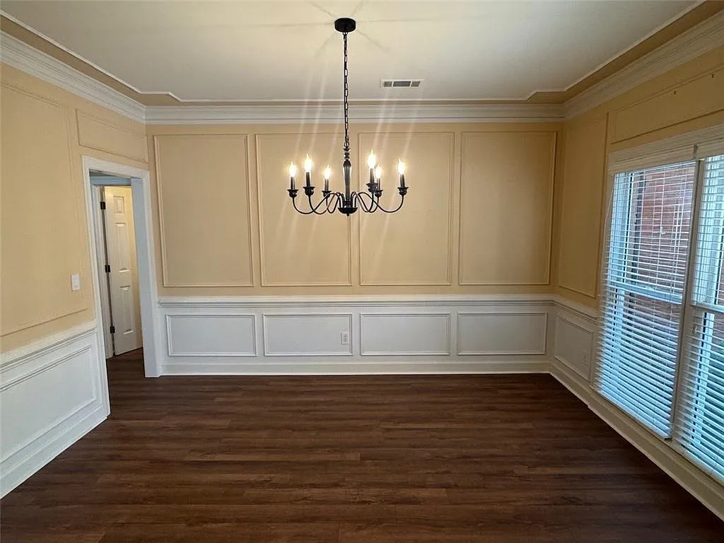 4 bed, 3.0 bath, 2823 sqft, $2,999 — Photo 3