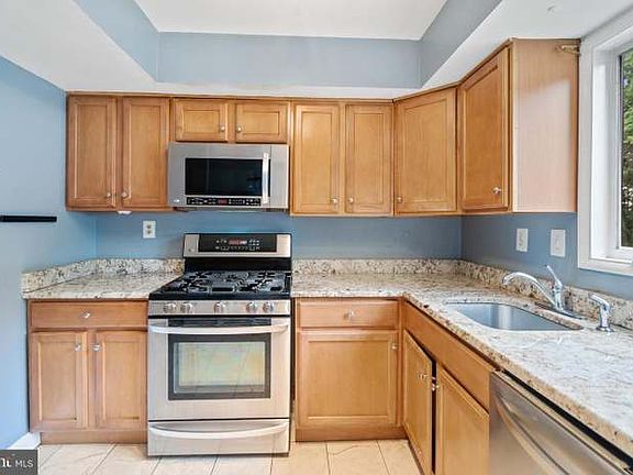 3rd image of 4735 Parkman Ct
