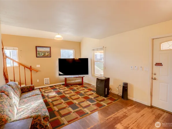 19730 5th Avenue NE, Arlington, WA 98223