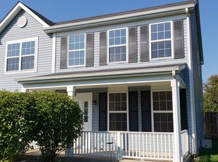 1630 Victoria Park Cir, Aurora, IL 60504