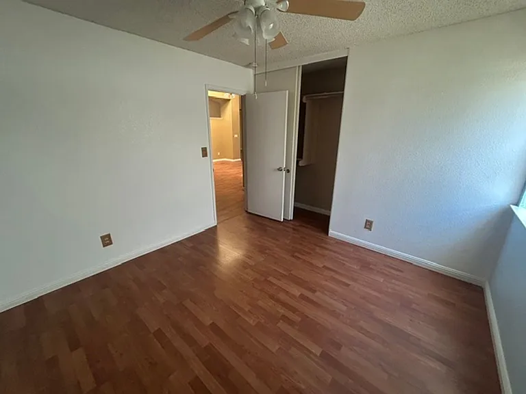 4927 W Hemlock Ave — Photo 15