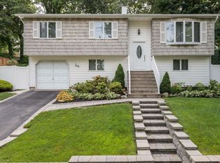 107 Belle Ave, Ronkonkoma, NY 11779