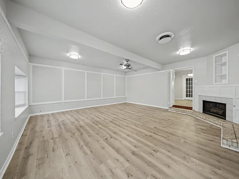 307 Oak St — Photo 8