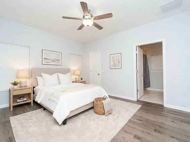 679 Coral Cir — Photo 6